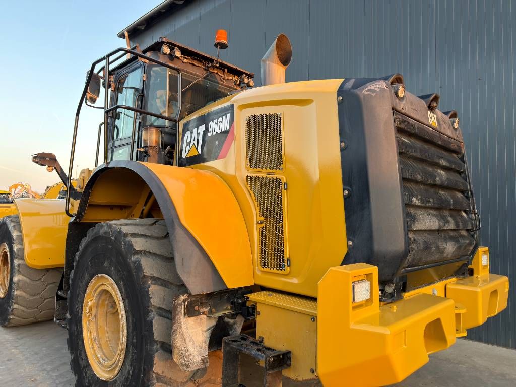 CAT 966M