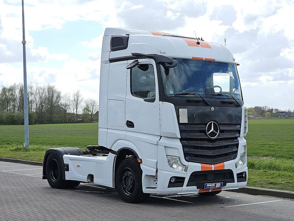 MERCEDES-BENZ ACTROS 1846