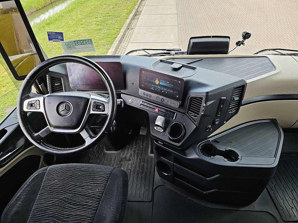 MERCEDES-BENZ ACTROS 1846