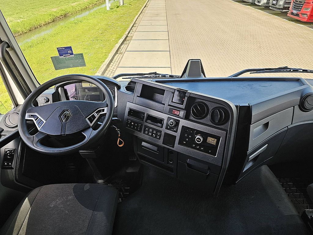 RENAULT T 440