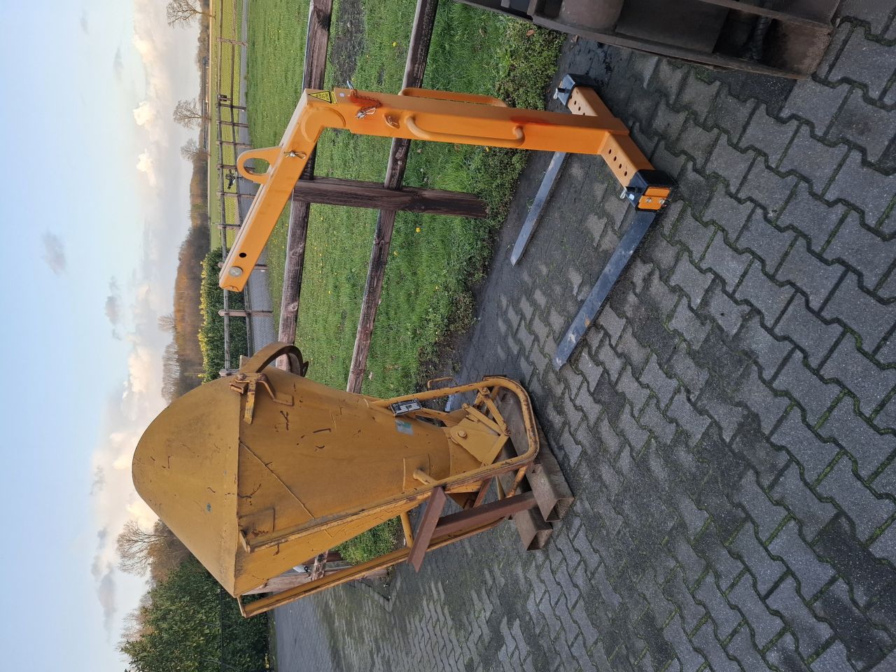 Kubel pallet vorken stenen klem volvo