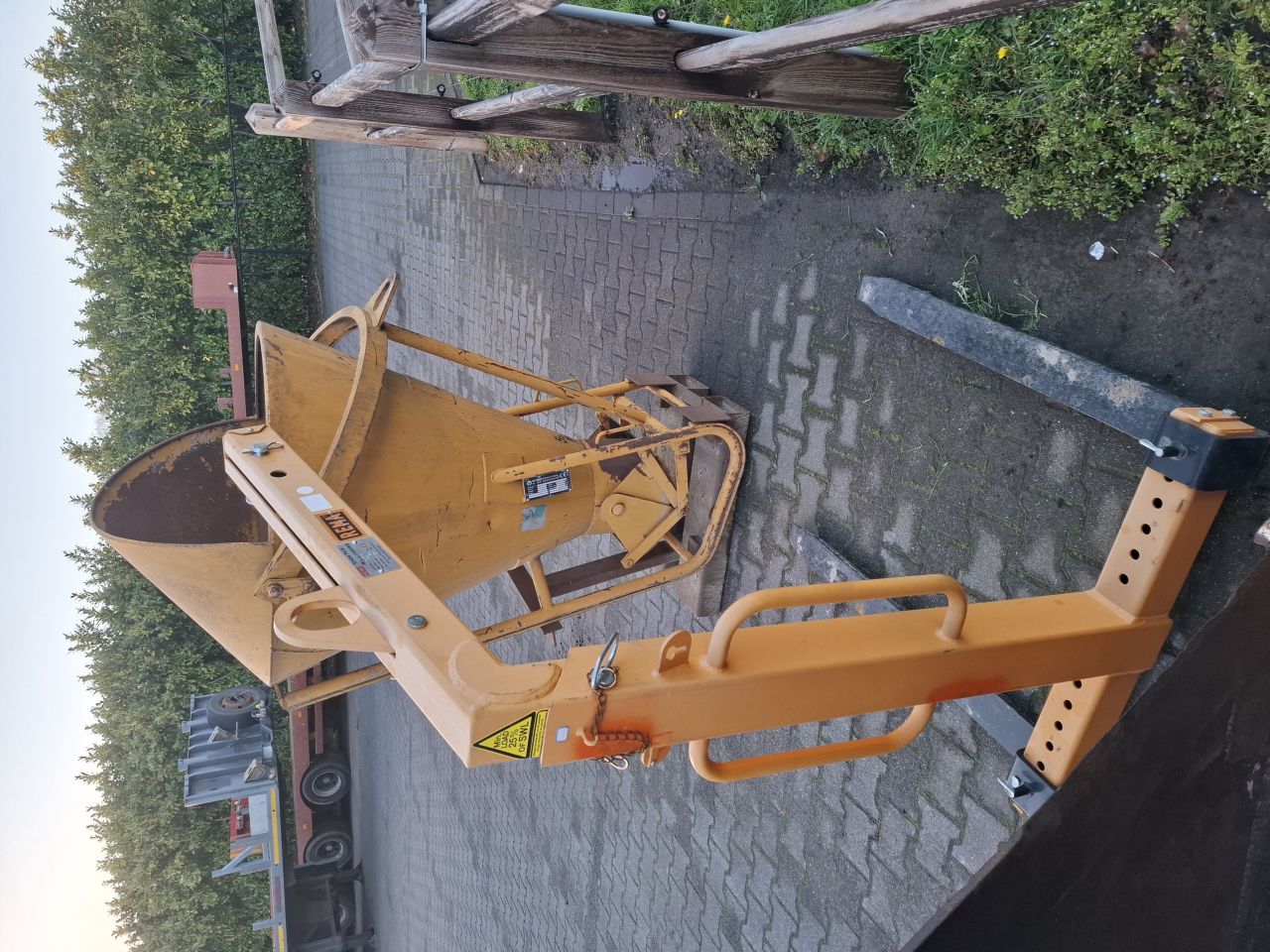 Kubel pallet vorken stenen klem volvo