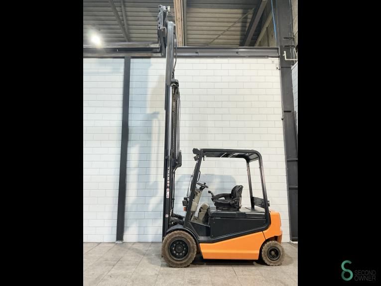 Forklifts Electric Still R60-35 2004 Triplex