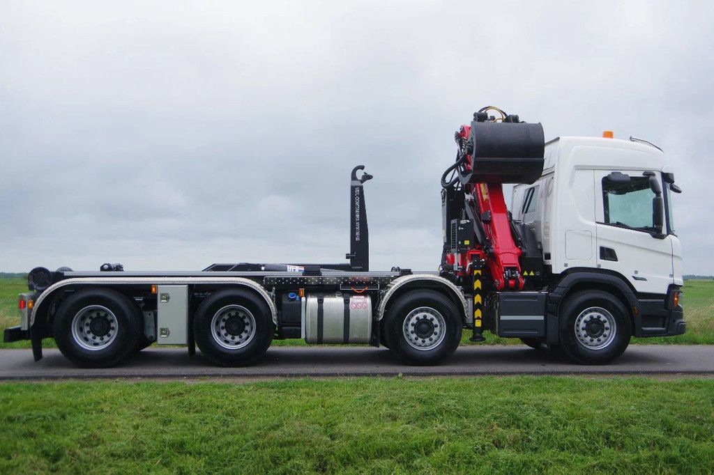 Scania P460 8x4 WSG 43-ton met Palfinger Q200Z95TR epsilon kraan en 30-tons VDL haakarm