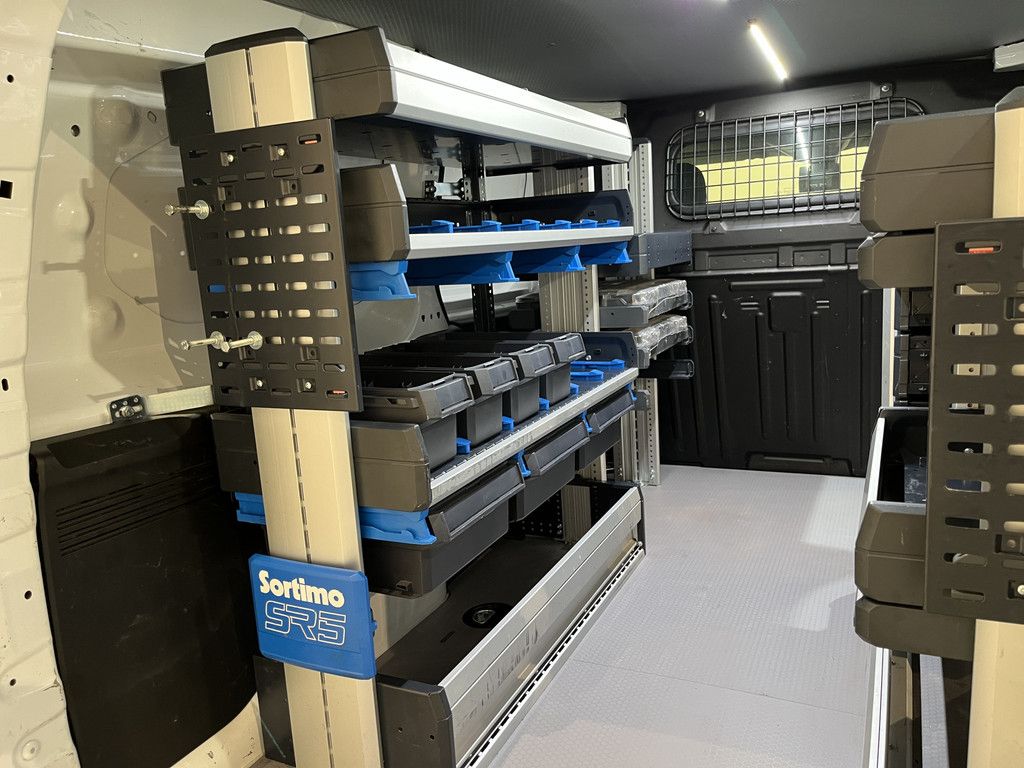 Peugeot Partner 1.5 BlueHDI 130 PK L2 Automaat Servicebus / Sortimo Inrichting / Schuifdeur L + R / Euro 6 / Airco / Camera / Cruise Control / CarPlay / 64.500 KM !!