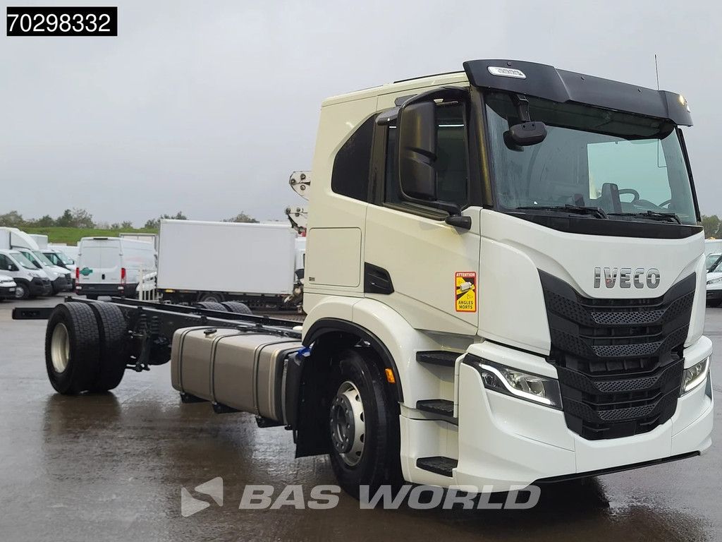 Iveco S-Way 340 4X2 NEW chassis! Automatic Navi ACC LED Euro 6