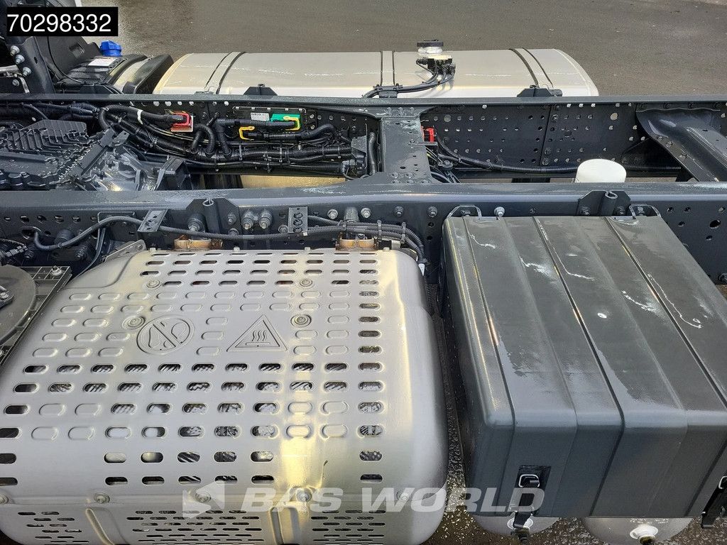 Iveco S-Way 340 4X2 NEW chassis! Automatic Navi ACC LED Euro 6