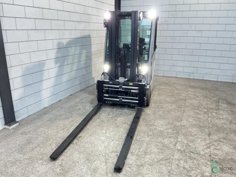 Forklifts Electric Still RX20-20P 2019 Fork positioner