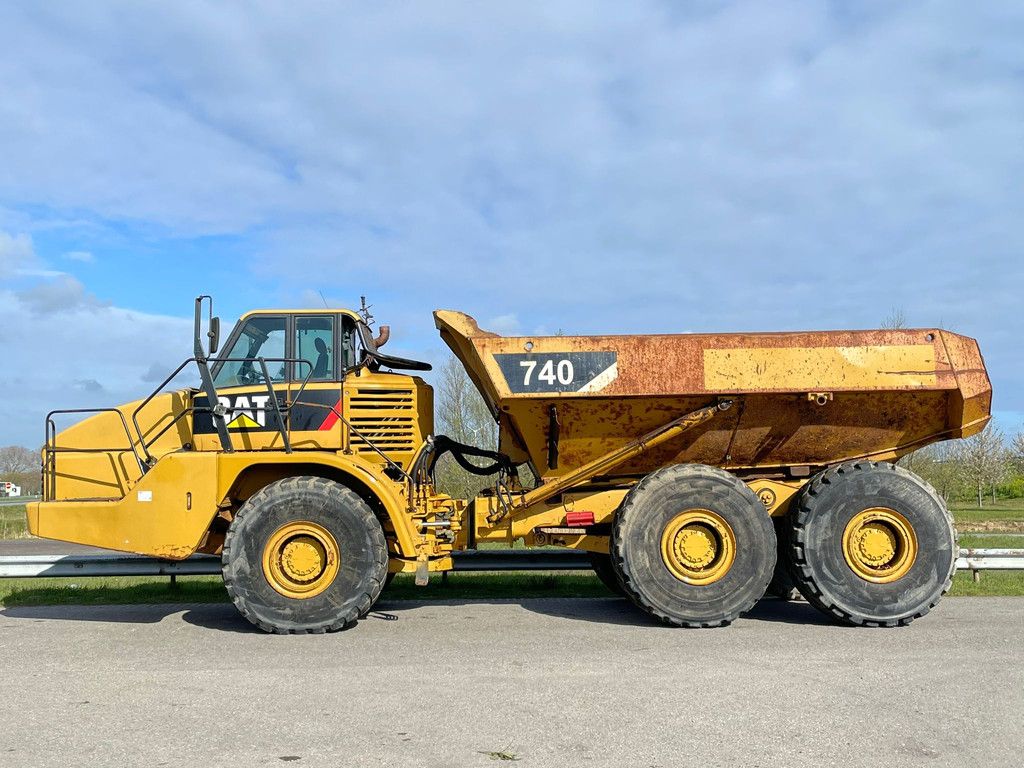 Caterpillar 740