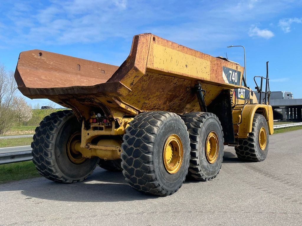 Caterpillar 740