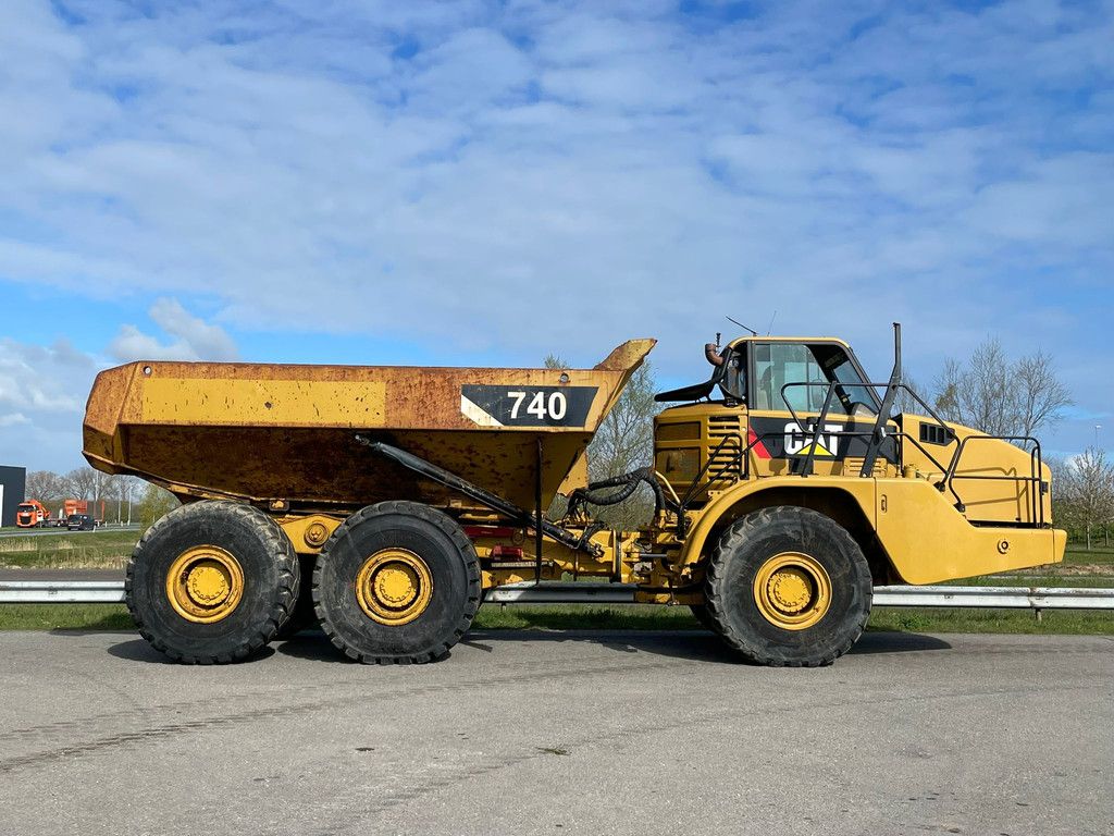 Caterpillar 740