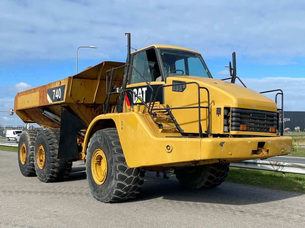 Caterpillar 740