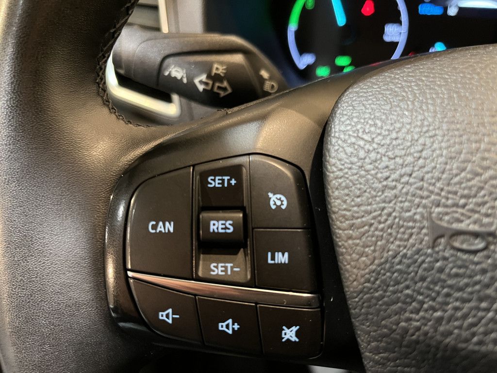 Ford E-Transit 390 (3500 kg) L2H2 Trend 68 kWh 184 PK / 100% Elektrisch !! / Airco / Cruise Control / CarPlay / Camera / Navigatie / 3-Zits / 12.200 KM !!