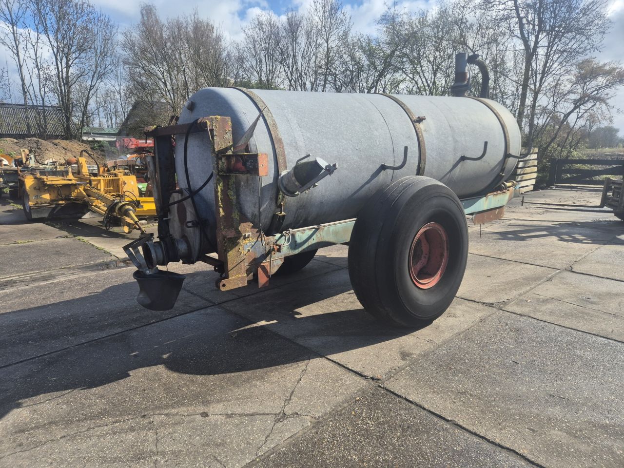 Gebruikte Bazolli giertank 6 m3 met vacuum pomp