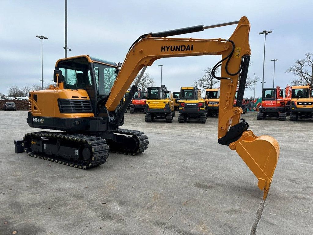 Rupsgraafmachine Hyundai R60VS Diesel 2015