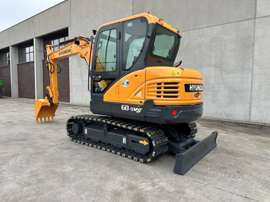 Rupsgraafmachine Hyundai R60VS Diesel 2015