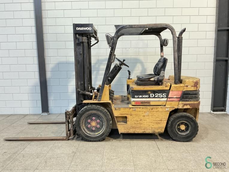 Forklifts Diesel Daewoo D25S 1995