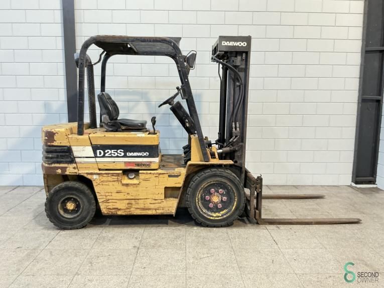 Forklifts Diesel Daewoo D25S 1995