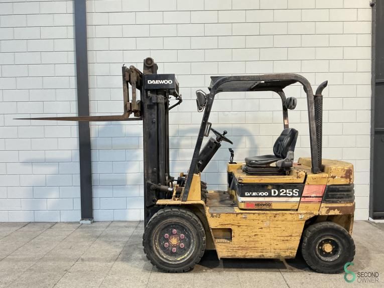 Forklifts Diesel Daewoo D25S 1995