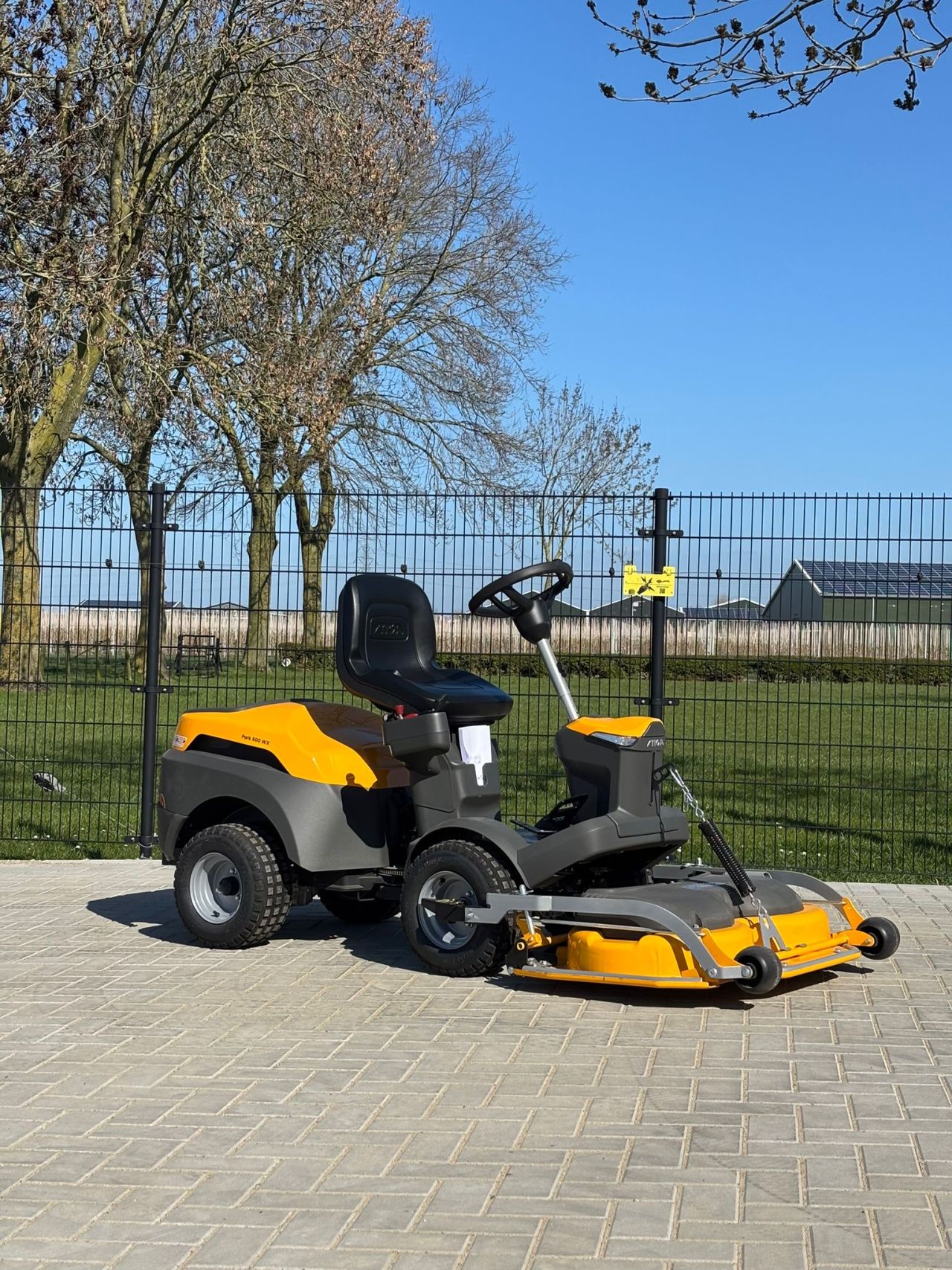 Stiga park 500wx 4 wiel drive demo !
