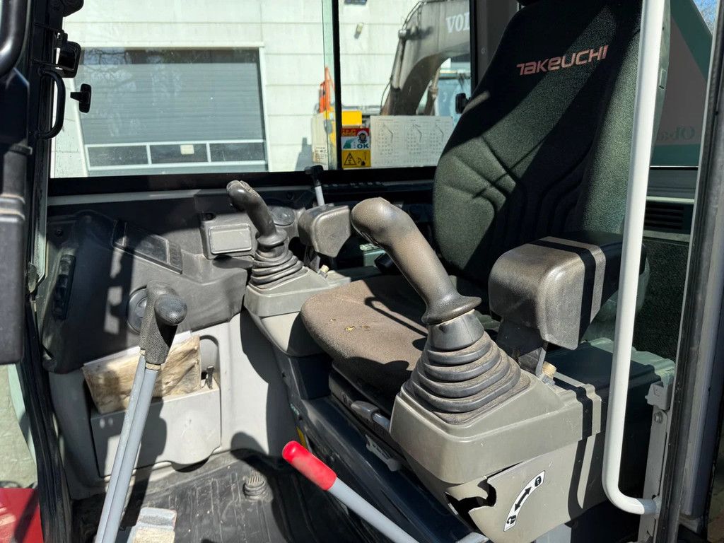 Takeuchi TB260 full option