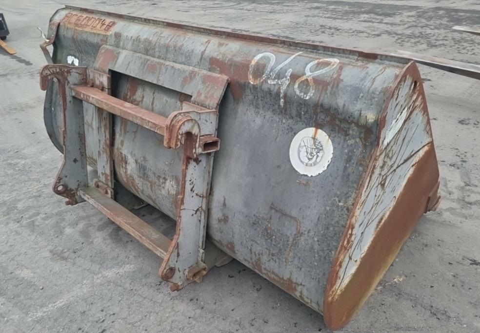 Wielladerbak / verreikerbak 250 cm met demontabele ophanging