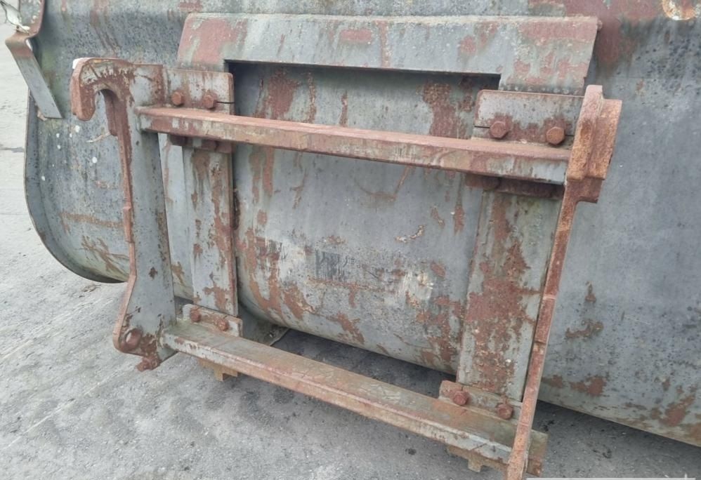 Wielladerbak / verreikerbak 250 cm met demontabele ophanging