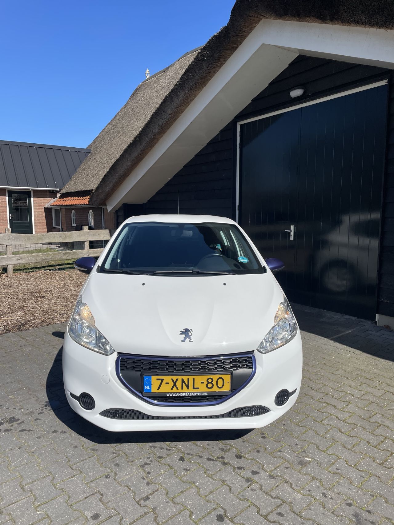 Peugeot 208 VTi Like