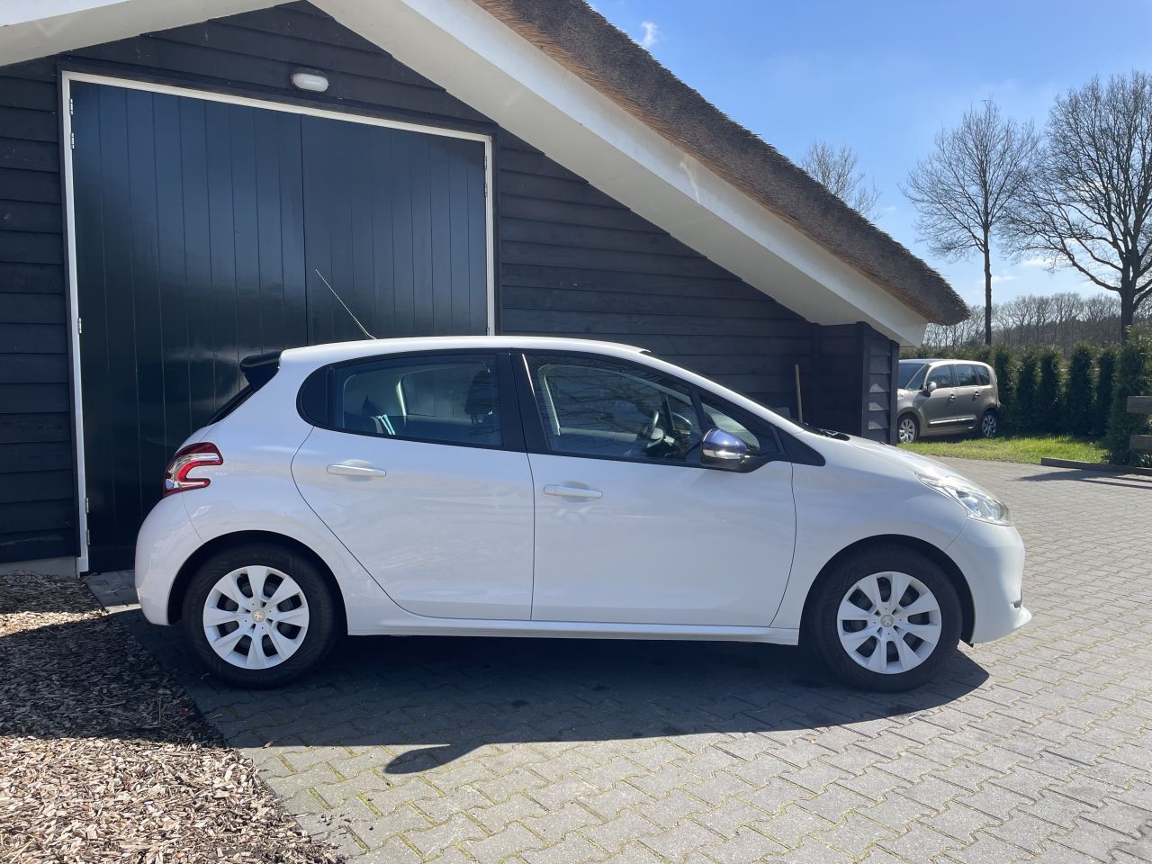 Peugeot 208 VTi Like