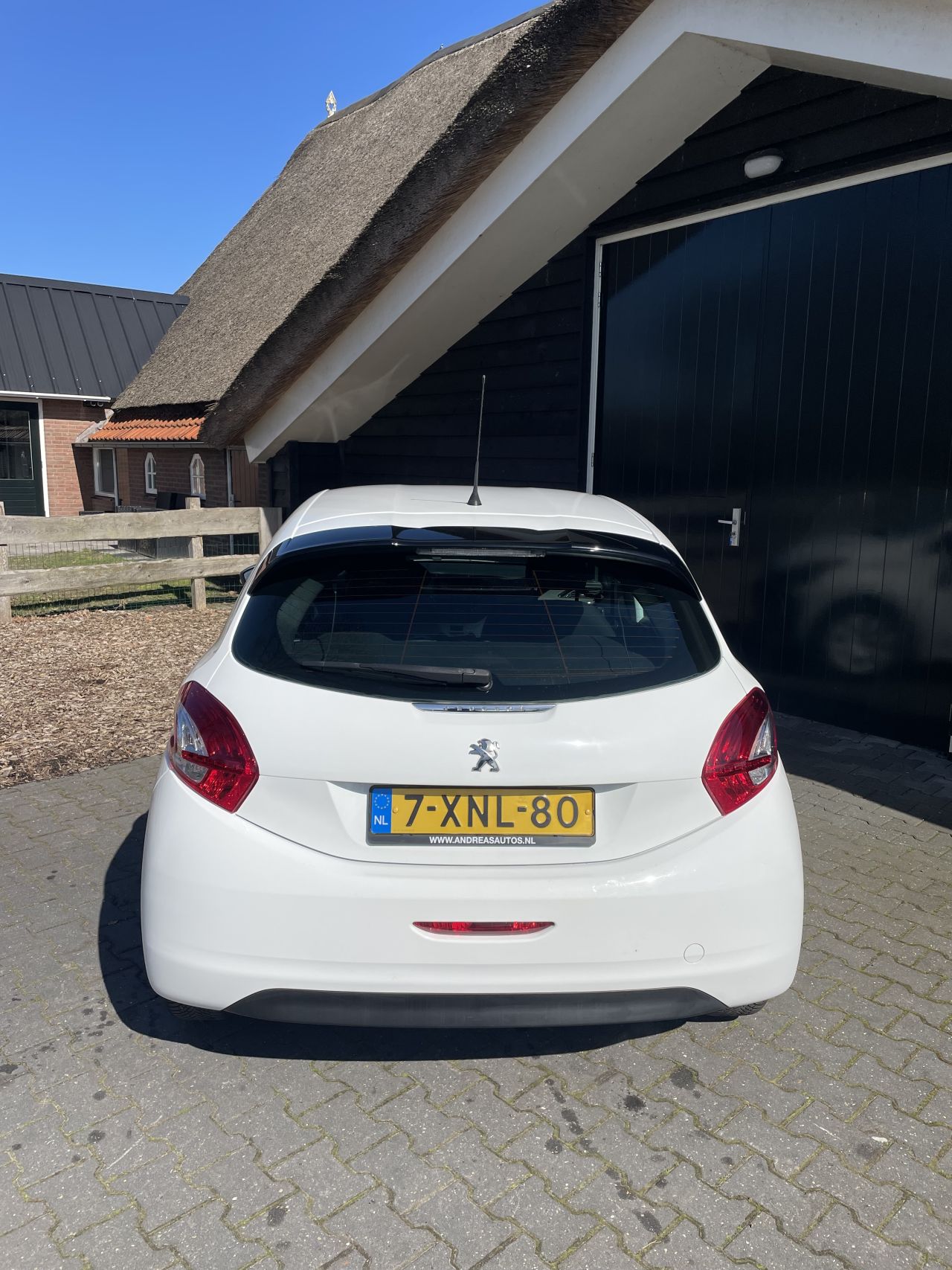Peugeot 208 VTi Like
