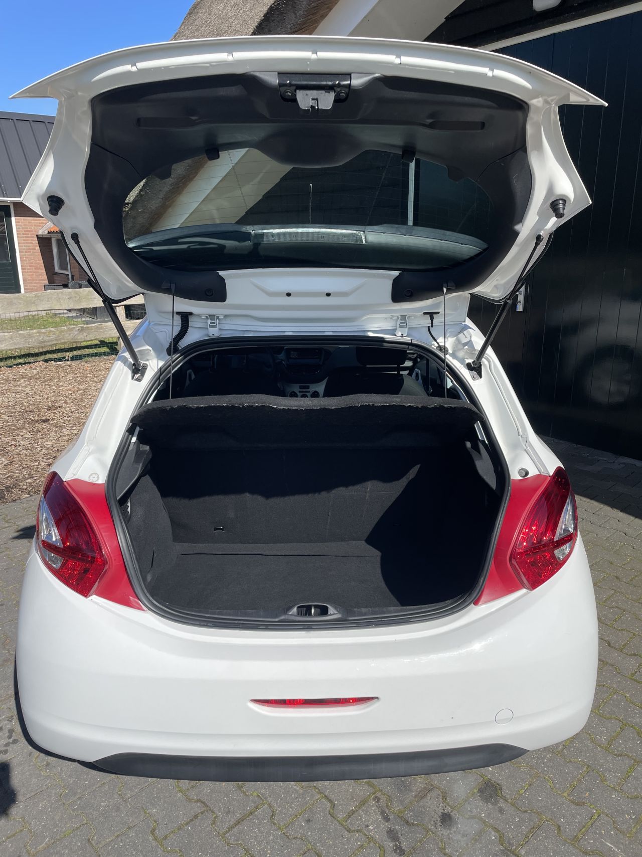 Peugeot 208 VTi Like