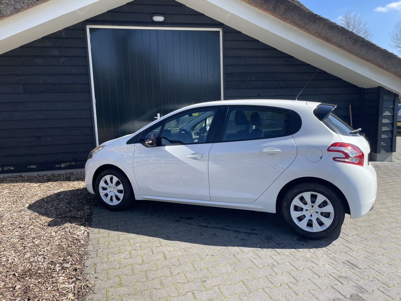 Peugeot 208 VTi Like