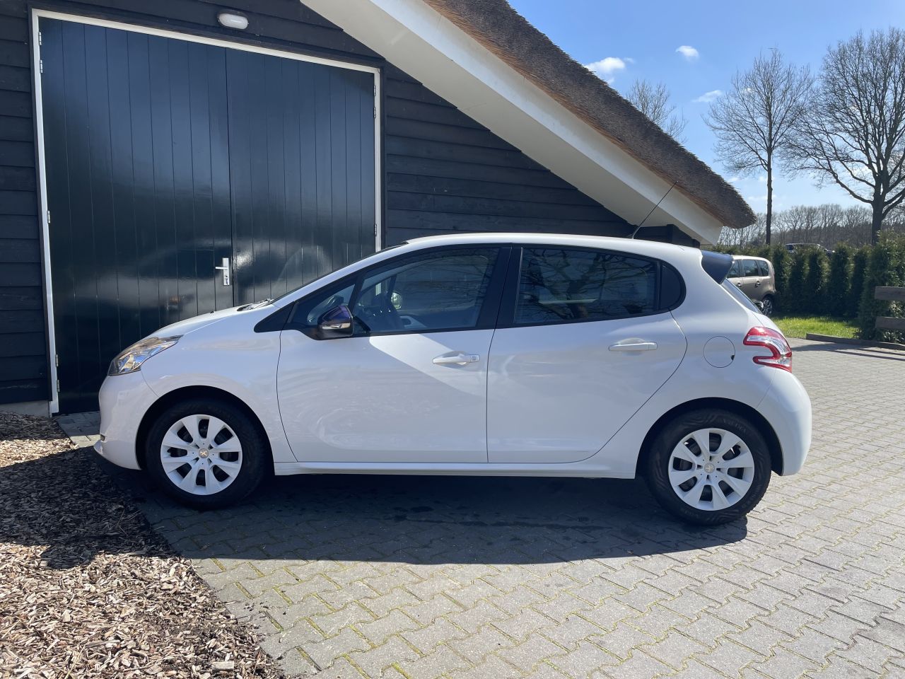 Peugeot 208 VTi Like