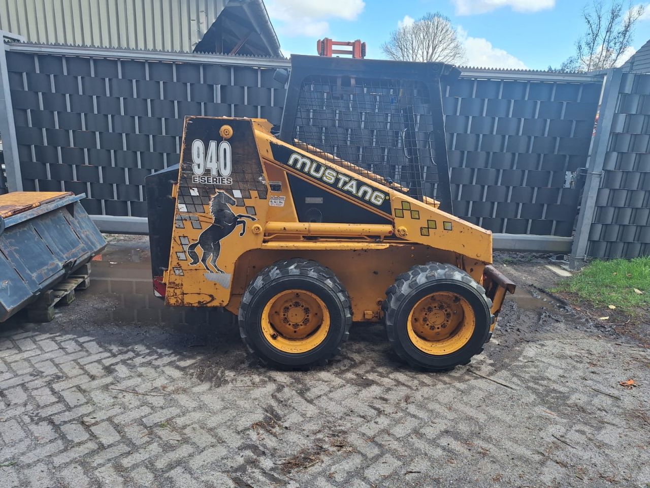 Schranklader Mustang 940 bobcat shovel gehlmax