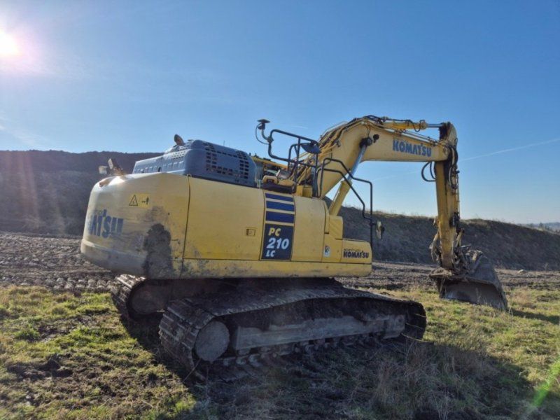 Komatsu PC210LC-11