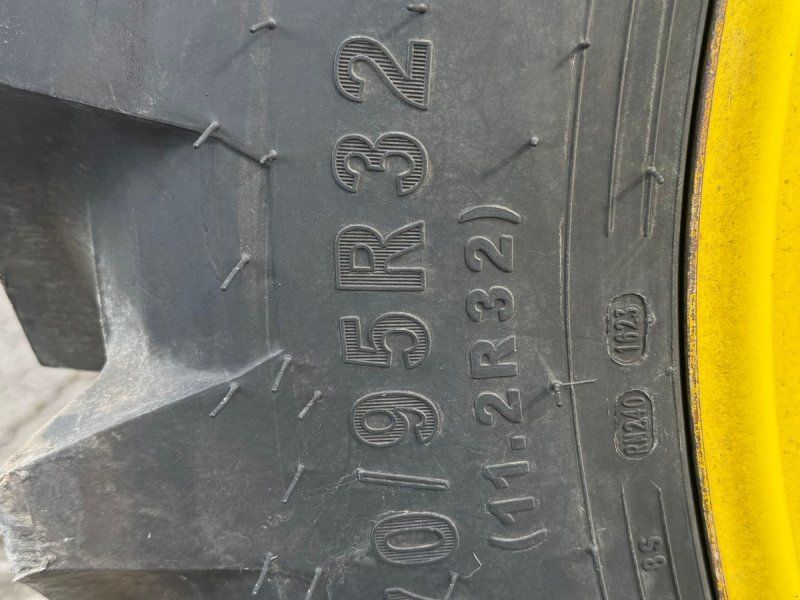 320/90R46 og 270/95R32