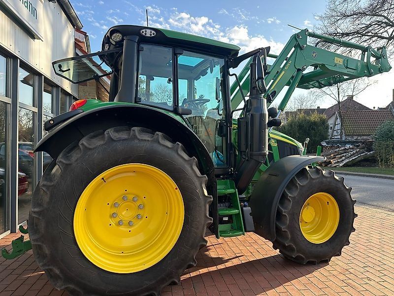 John Deere 6120M