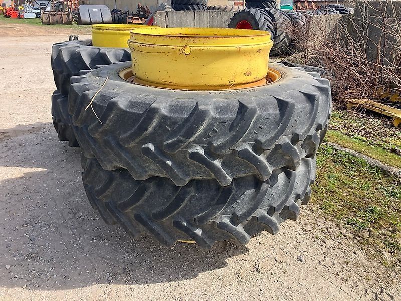 Zwillingsräder 420/85R38 an 34 Zoll Hauptrad