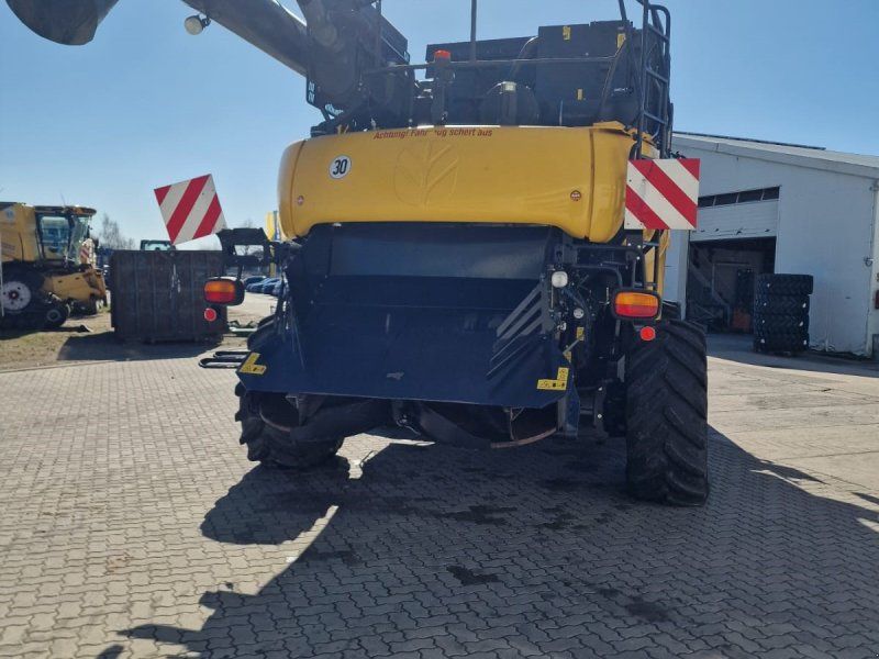 New Holland CR 9090