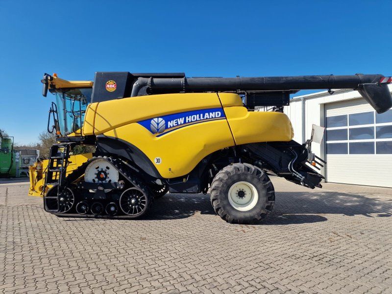 New Holland CR 9090