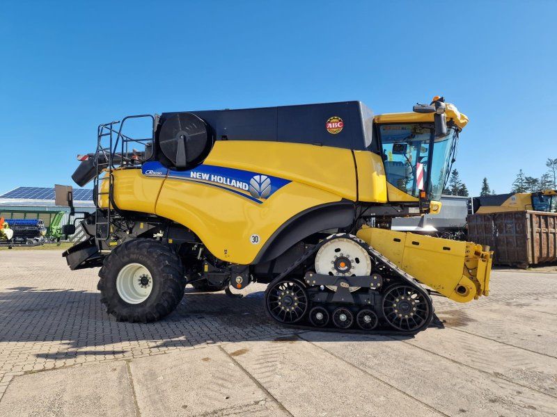 New Holland CR 9090