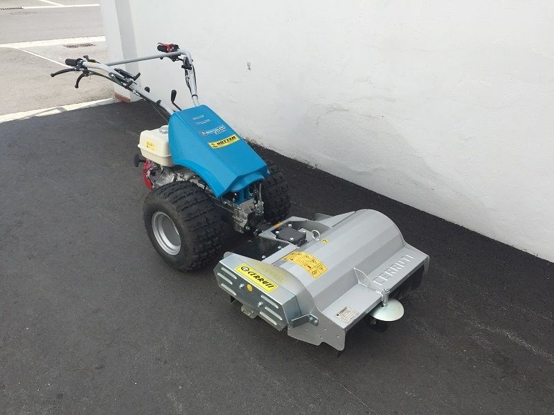 Bertolini B 103 mit Cerruti Schlegelmulcher