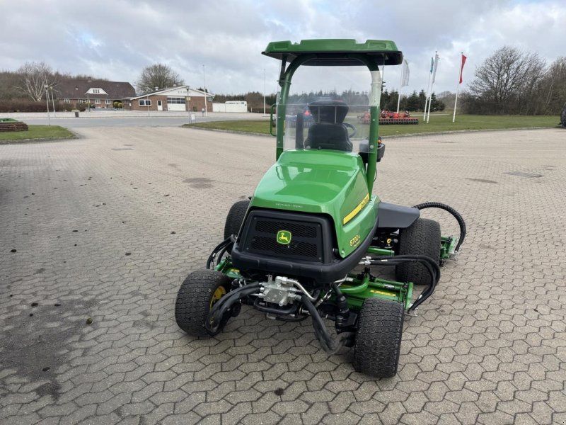 John Deere 8700