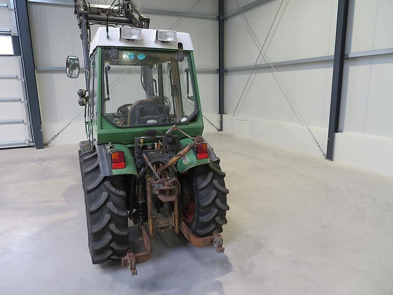 Fendt 250V mit Industriefrontlader