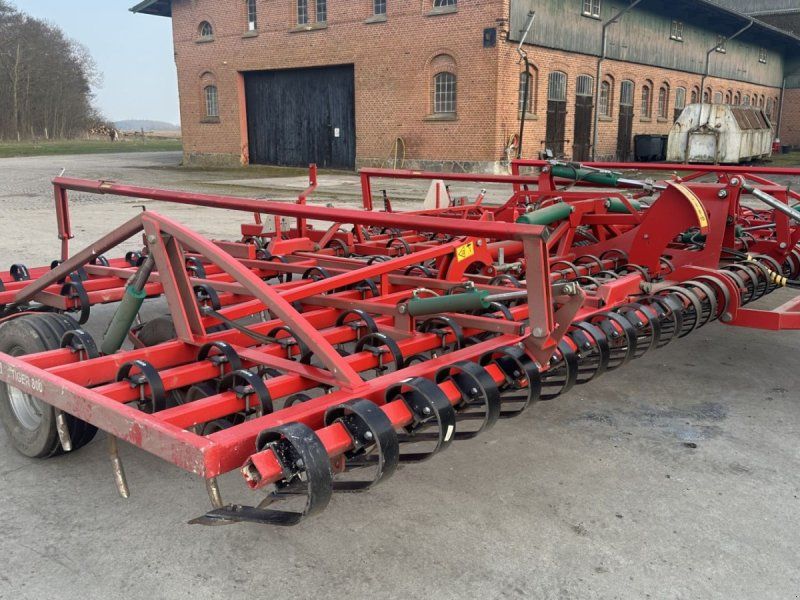 Kverneland Tiger 8 meter. Med rotorsmulrer. Årg. Met velholdt harve.