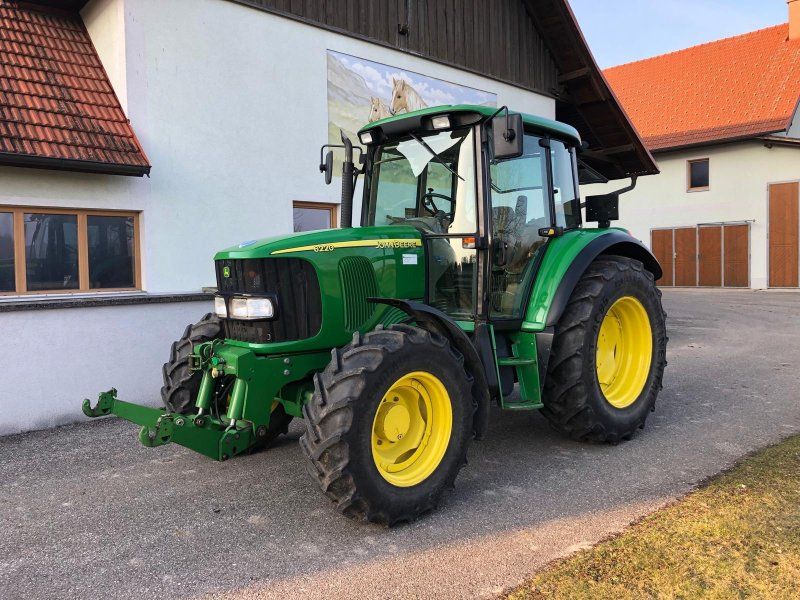 John Deere 6220