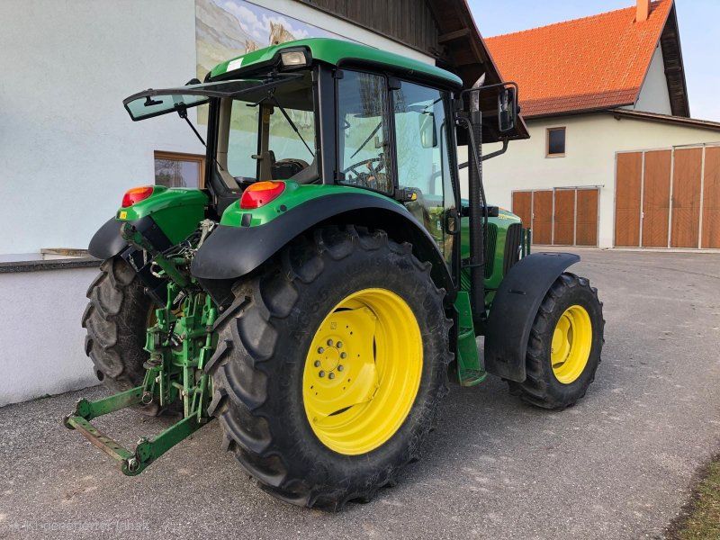 John Deere 6220