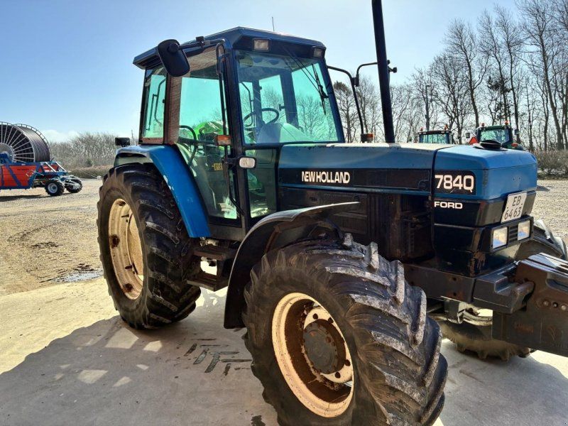 New Holland 7840