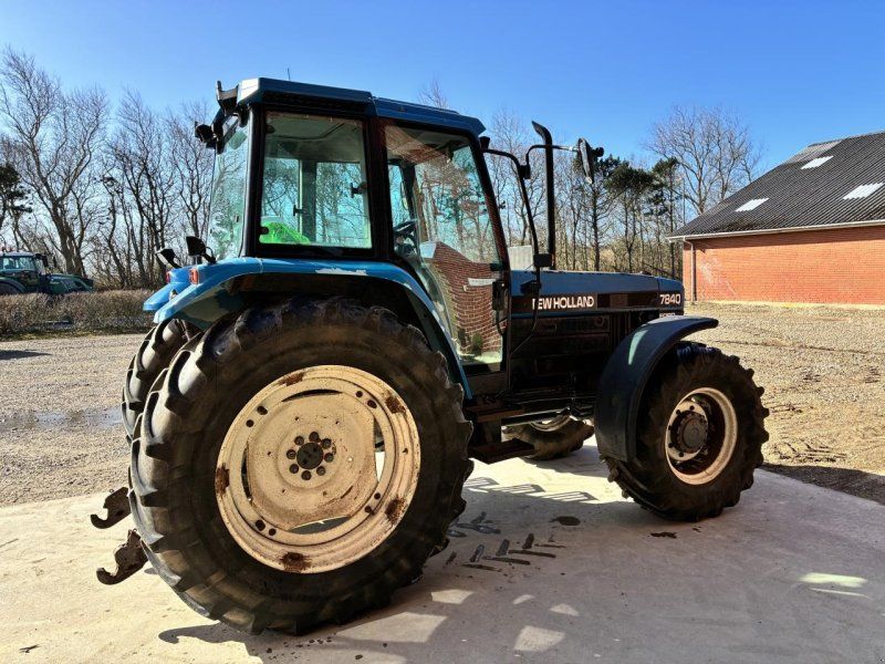 New Holland 7840