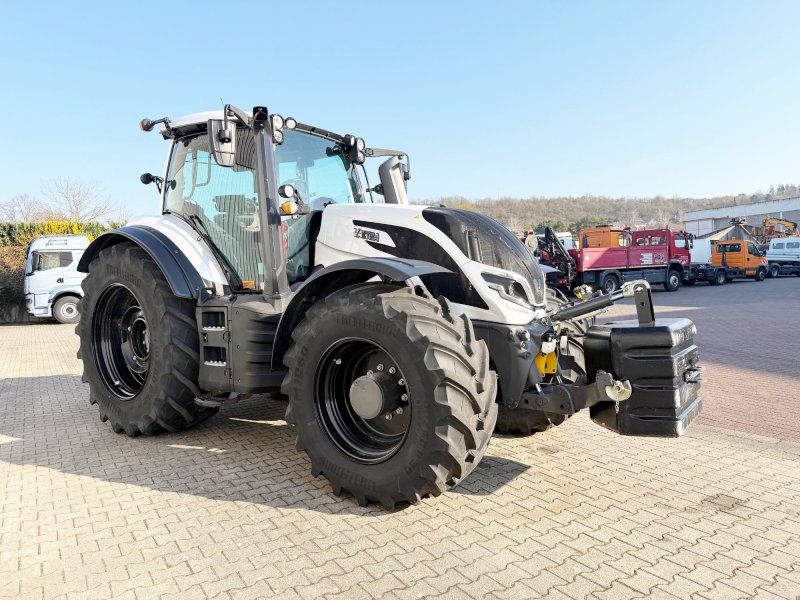 Valtra T235 V